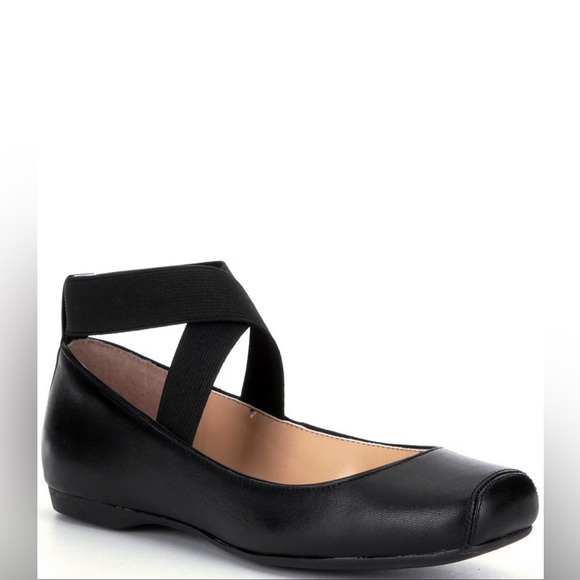 Elegant Black Women's Ballet Flats - Picture 1 of 5